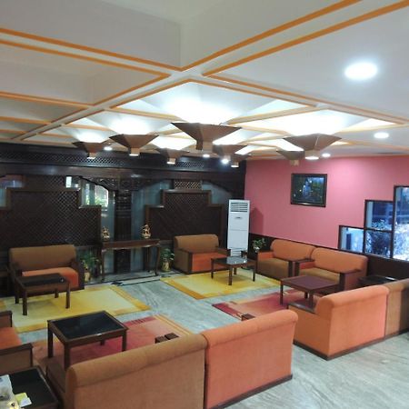 Hotel Nirvana Siddharthanagar Екстер'єр фото