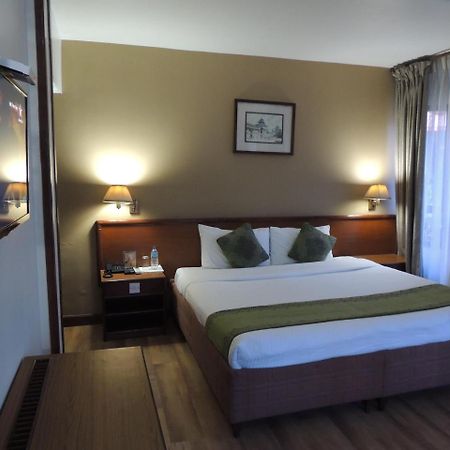 Hotel Nirvana Siddharthanagar Екстер'єр фото