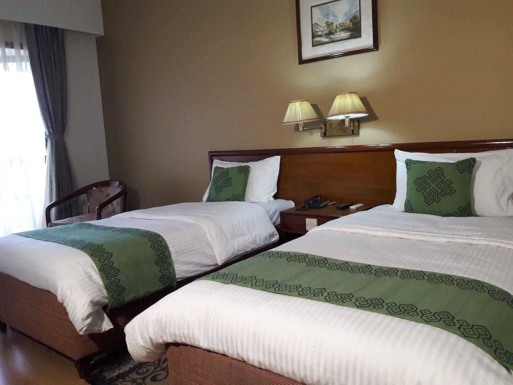 Hotel Nirvana Siddharthanagar Екстер'єр фото