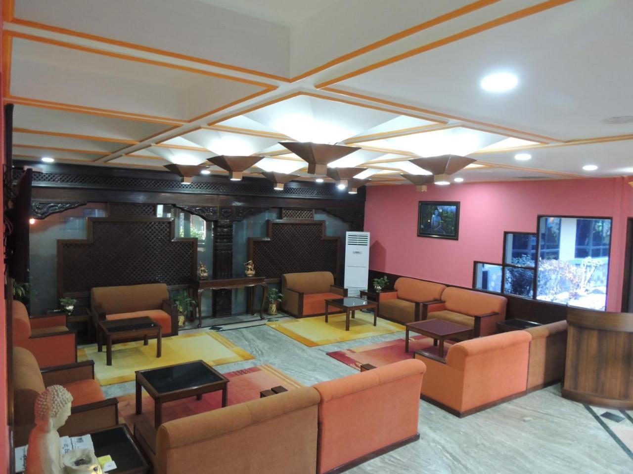 Hotel Nirvana Siddharthanagar Екстер'єр фото