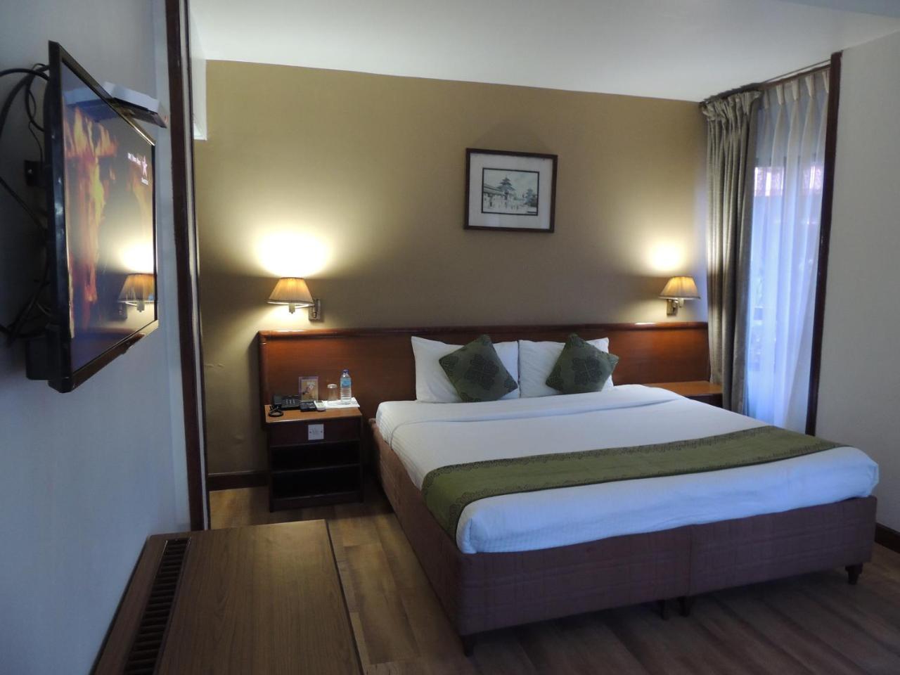 Hotel Nirvana Siddharthanagar Екстер'єр фото