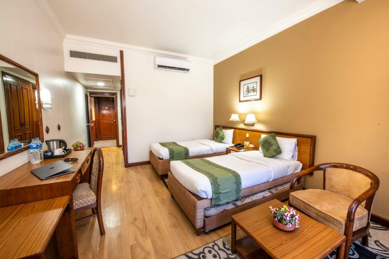 Hotel Nirvana Siddharthanagar Екстер'єр фото
