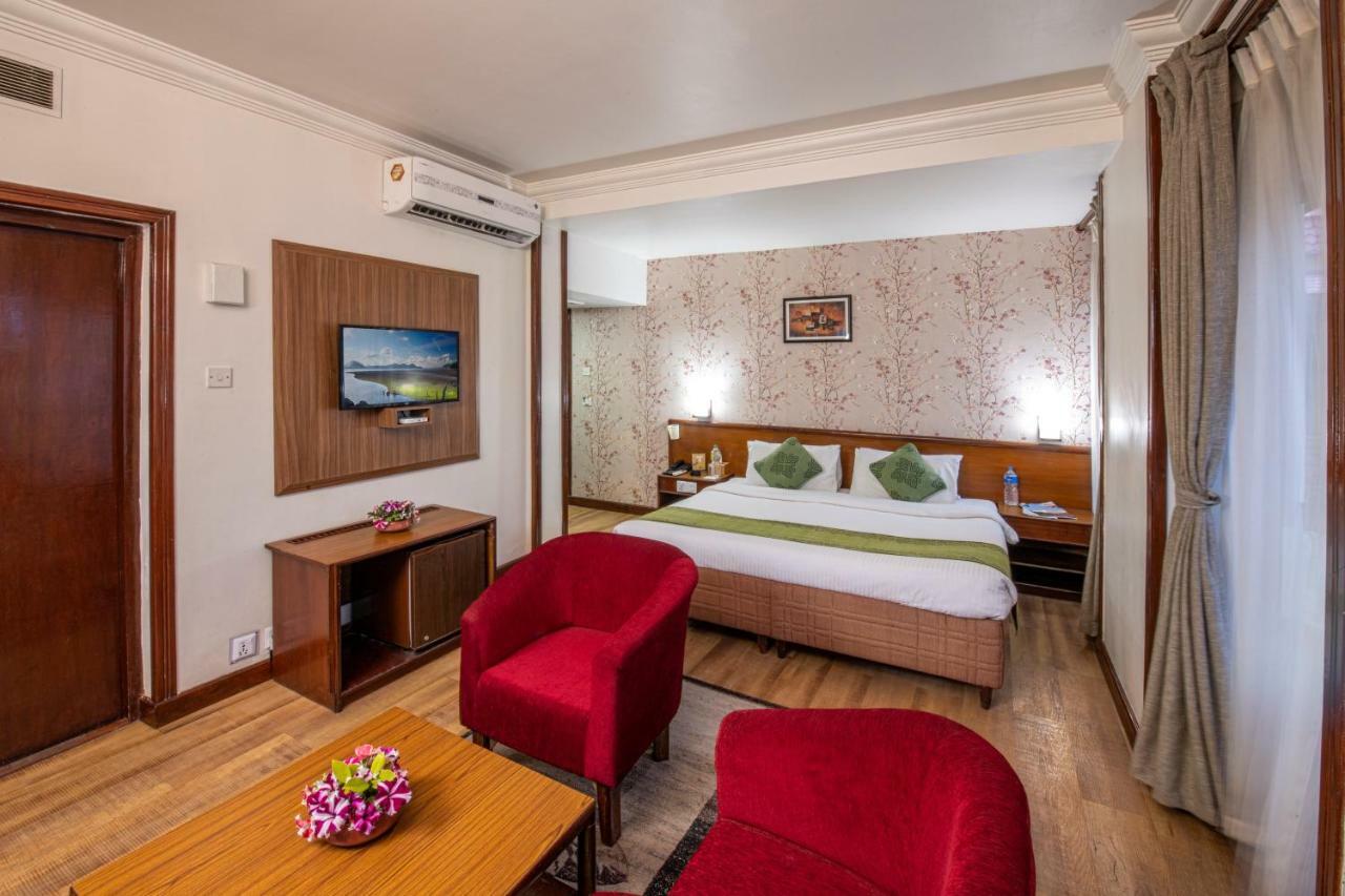 Hotel Nirvana Siddharthanagar Екстер'єр фото